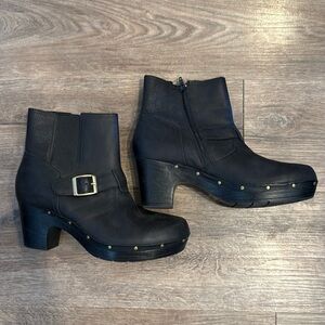 Clarks Black Leather Studded Ankle Buckles Booties Size 9